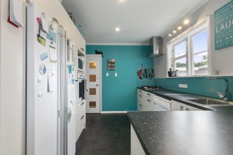 Photo of property in 3 Poole Crescent, Wainuiomata, Lower Hutt, 5014