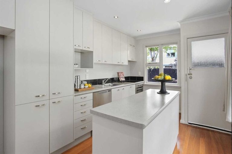 Photo of property in 3/84 Holly Road, St Albans, Christchurch, 8014