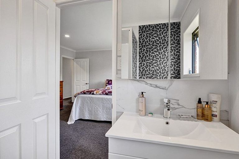 Photo of property in 36 Camberwell Road, Hawera, 4610