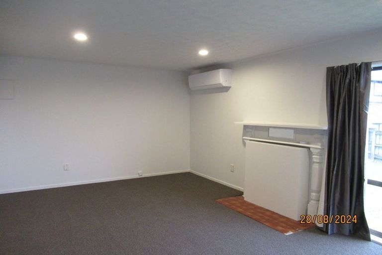 Photo of property in 90 Royal Road, Massey, Auckland, 0614