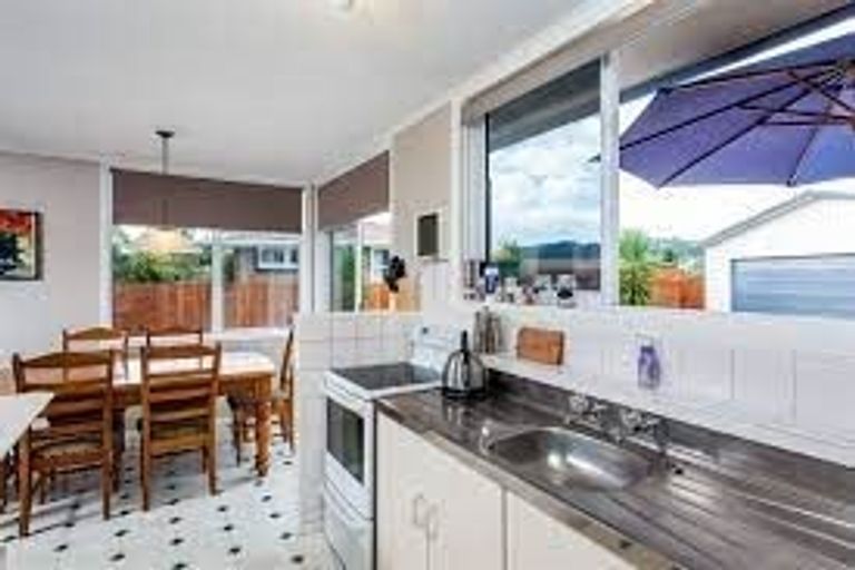 Photo of property in 27 Barry Avenue, Whakatane, 3120