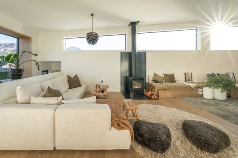 Photo of property in 17 Kapuka Lane, Wanaka, 9305