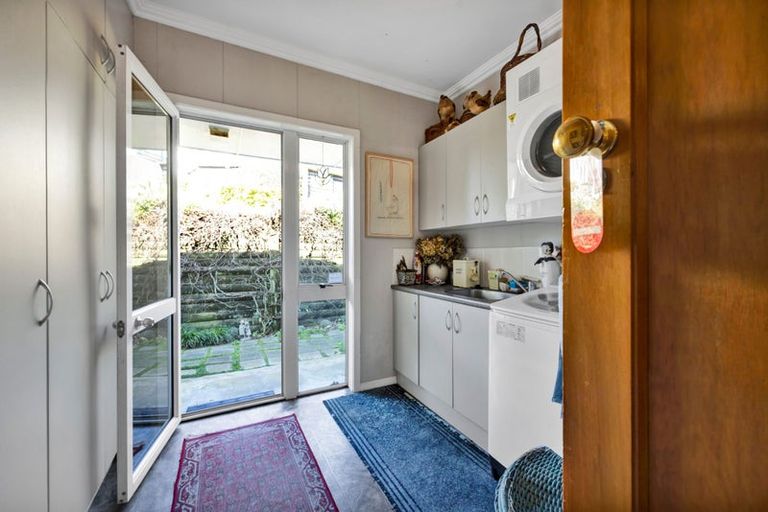 Photo of property in 32 Queens Road, Glen Avon, New Plymouth, 4312