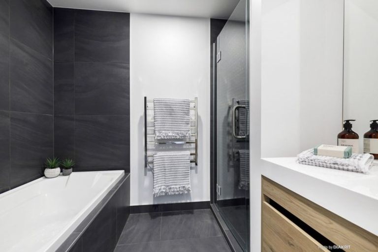 Photo of property in 3/18 Oriental Terrace, Oriental Bay, Wellington, 6011