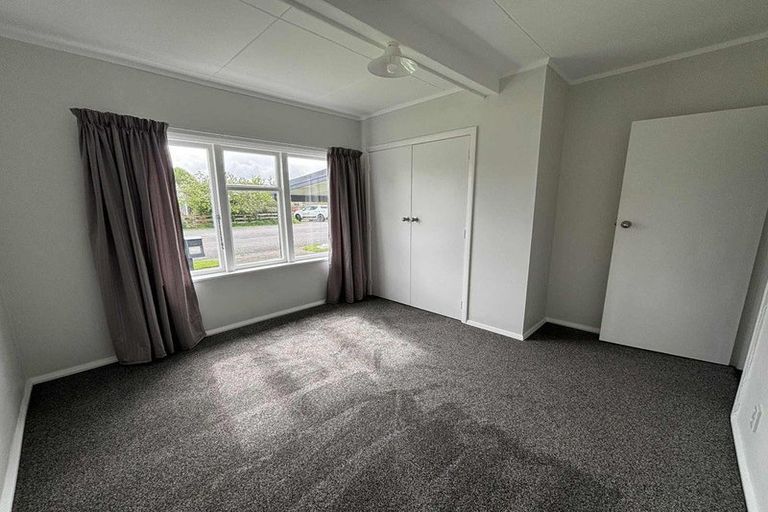 Photo of property in 88 Victoria Street, Carterton, 5713