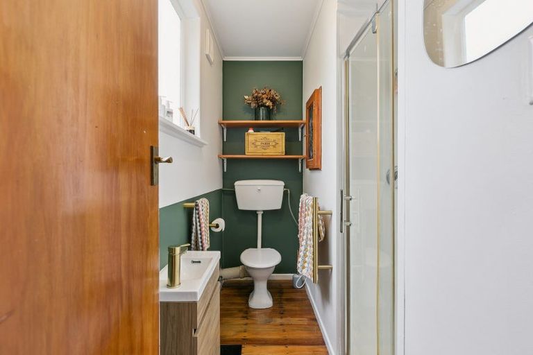 Photo of property in 3/8 Mataroa Avenue, Northland, Wellington, 6012