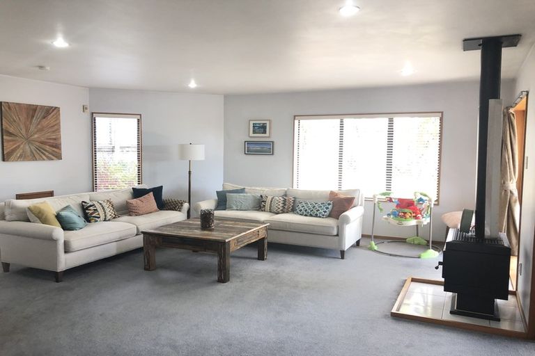 Photo of property in 33 Long Drive, Torbay, Auckland, 0630