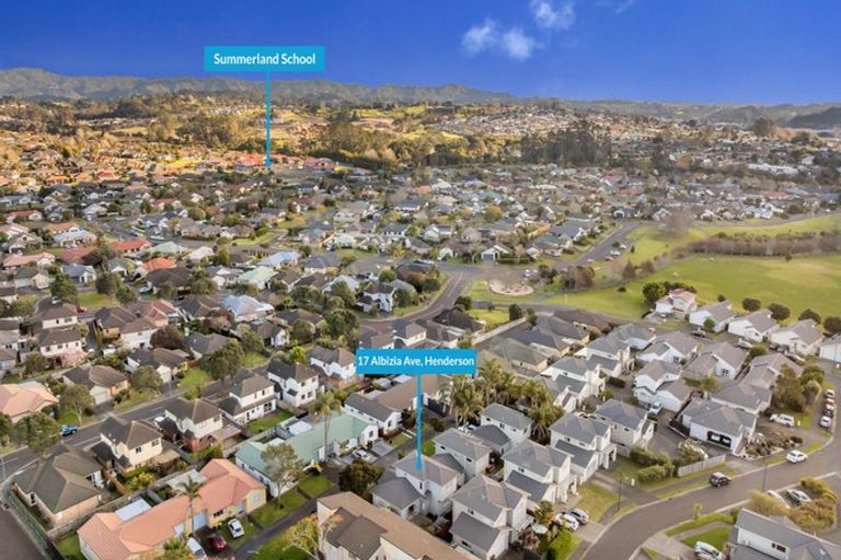 Photo of property in 17 Albizia Avenue, Henderson, Auckland, 0612