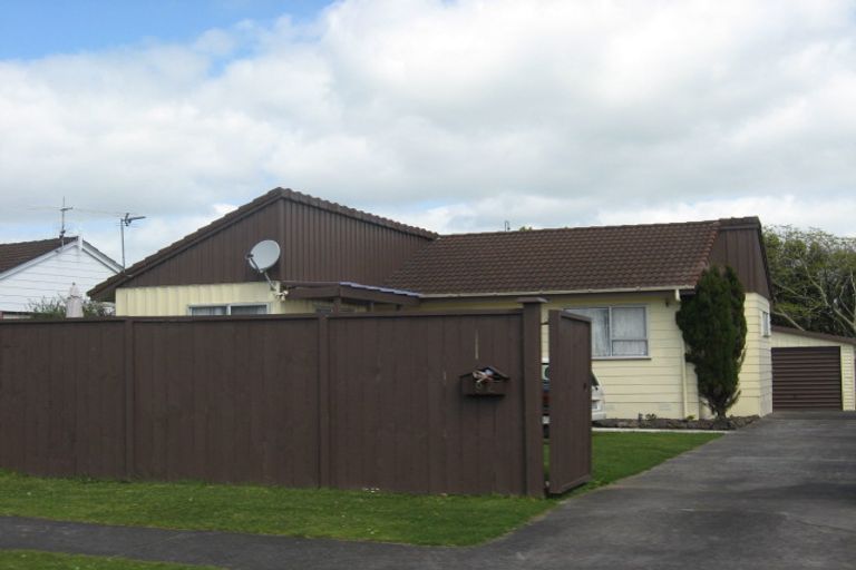 Photo of property in 92 Burundi Avenue, Clendon Park, Auckland, 2103