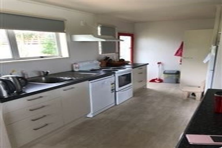 Photo of property in 33 Keegan Drive, Massey, Auckland, 0614