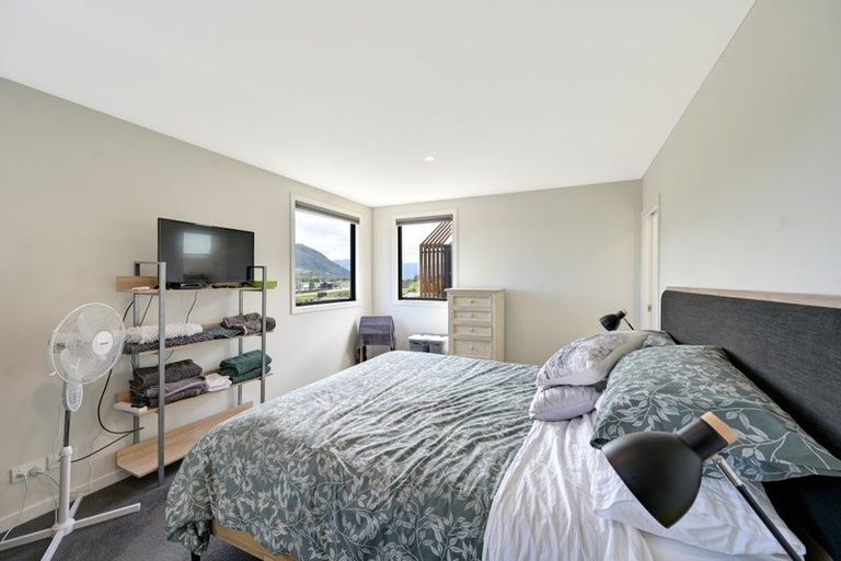 Photo of property in 29a Rannoch Drive, Jacks Point, Queenstown, 9371