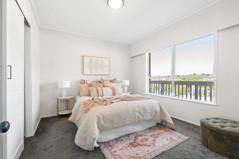 Photo of property in 1/29 King Richard Place, Browns Bay, Auckland, 0630