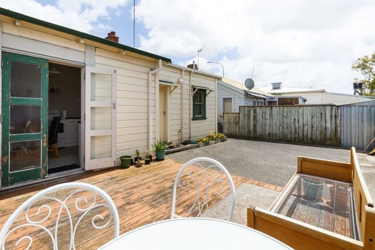 Photo of property in 85 Waldegrave Street, Palmerston North, 4410