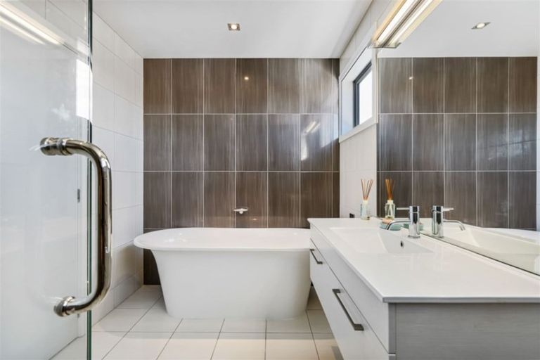 Photo of property in 11 Bella Vista Drive, Gulf Harbour, Whangaparaoa, 0930