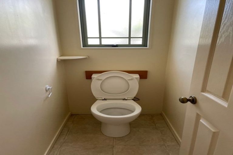 Photo of property in 346 Henderson Valley Road, Henderson Valley, Auckland, 0612