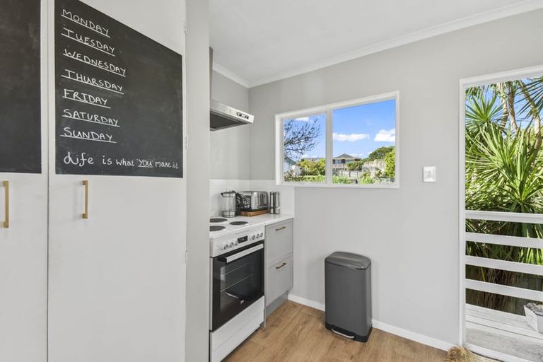 Photo of property in 1297b Whangaparaoa Road, Army Bay, Whangaparaoa, 0930