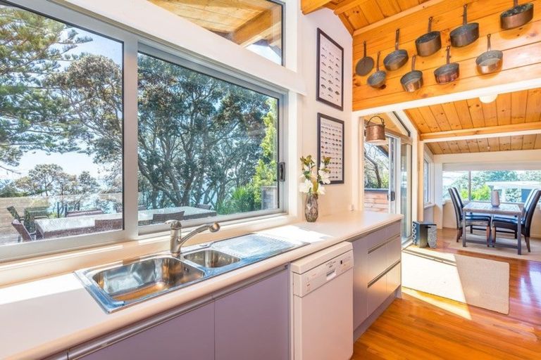 Photo of property in 2/58 Cliff Road, Torbay, Auckland, 0630