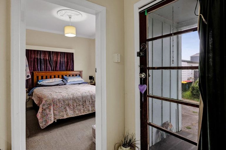 Photo of property in 73 Camberwell Road, Hawera, 4610