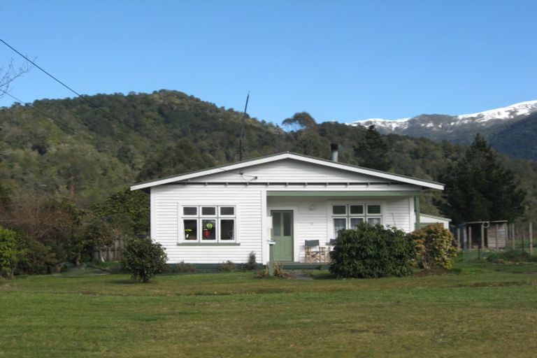 Photo of property in 34 Stafford Street, Blackball, 7804