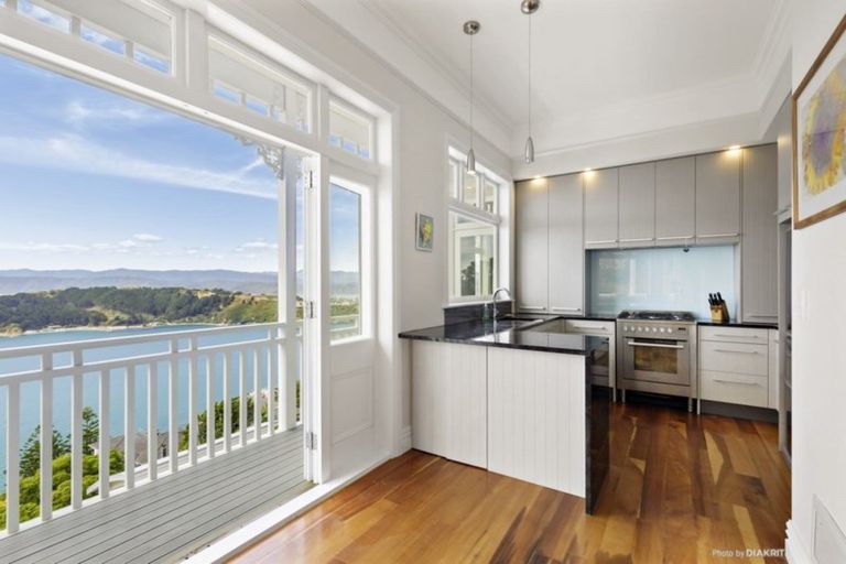 Photo of property in 10 Lookout Road, Roseneath, Wellington, 6011