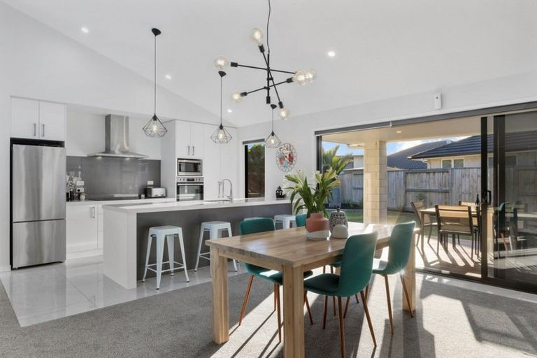 Photo of property in 53 Kahuparere Crescent, Pyes Pa, Tauranga, 3112