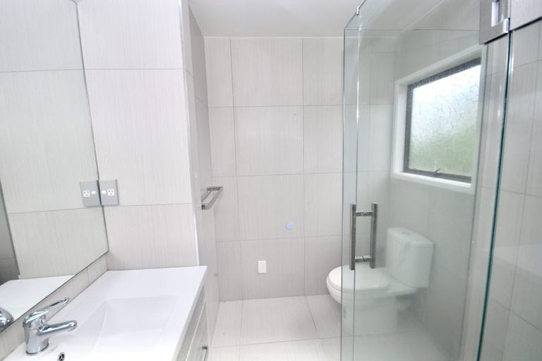 Photo of property in 2/12 Marama Street, Castor Bay, Auckland, 0620