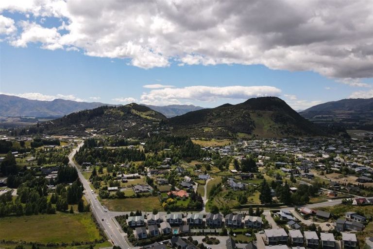 Photo of property in 214 Aubrey Road, Wanaka, 9305