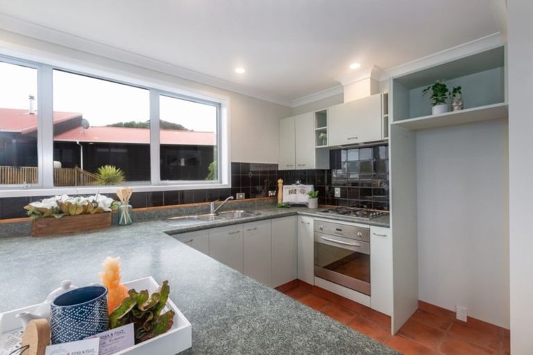 Photo of property in 143 Weggery Drive, Waikanae Beach, Waikanae, 5036