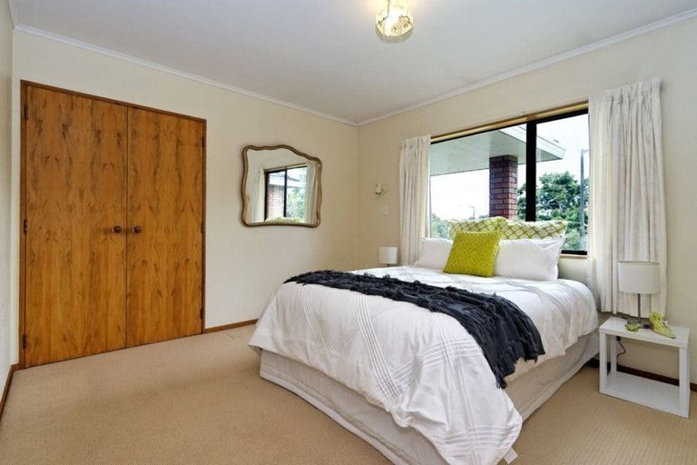 Photo of property in 6 Central Park Drive, Te Atatu South, Auckland, 0610