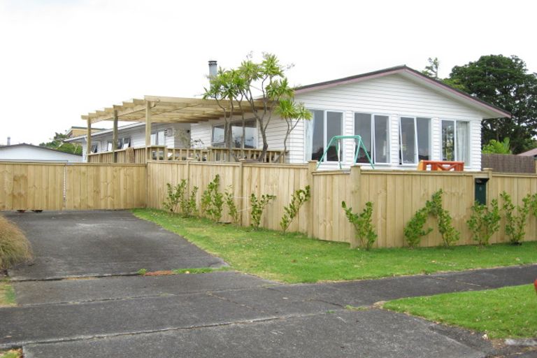 Photo of property in 6 Sealand Place, Mangere Bridge, Auckland, 2022