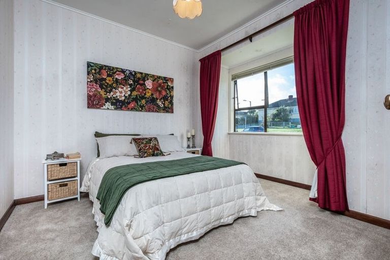 Photo of property in 8 Bould Street, Johnsonville, Wellington, 6037