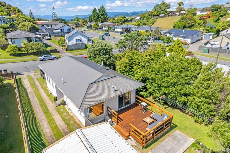 Photo of property in 3 Kaitangata Crescent, Kelson, Lower Hutt, 5010