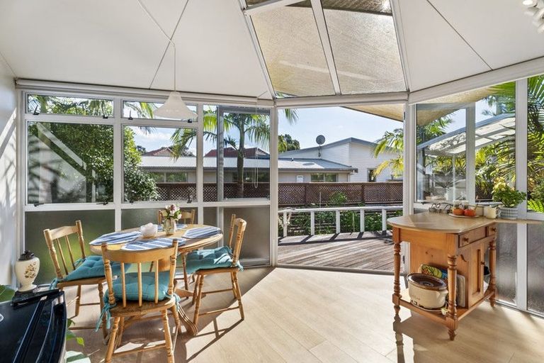 Photo of property in 32 The Circle, Manly, Whangaparaoa, 0930