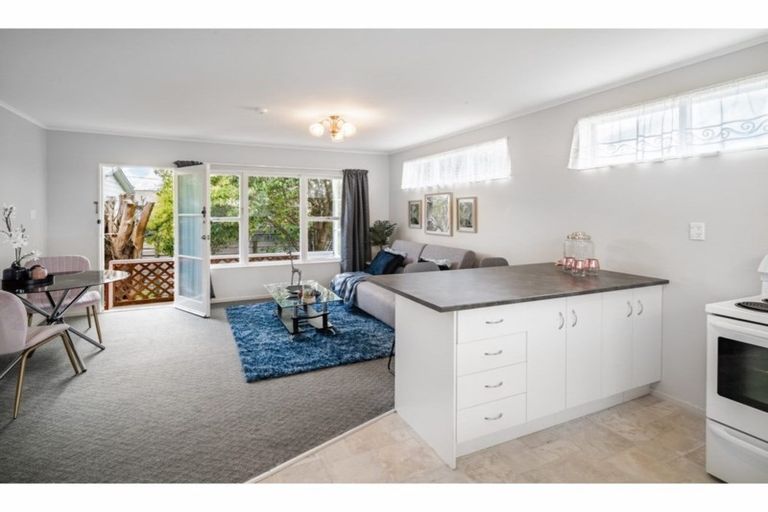 Photo of property in 4/44 Titirangi Road, New Lynn, Auckland, 0600