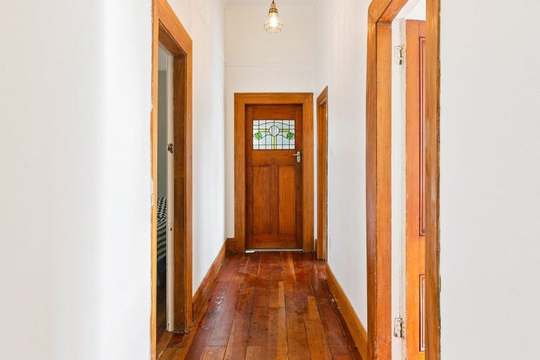 Photo of property in 201 Melbourne Road, Island Bay, Wellington, 6023