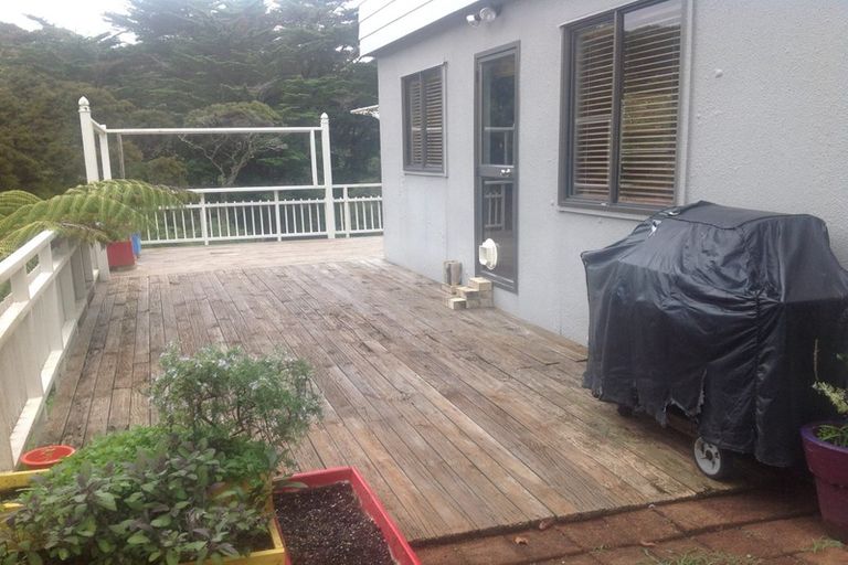 Photo of property in 2/22 Tree View Avenue, Glenfield, Auckland, 0629