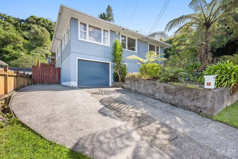 Photo of property in 41 Logie Street, Stokes Valley, Lower Hutt, 5019