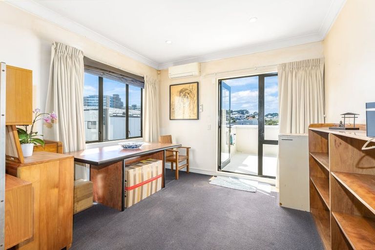 Photo of property in 12 Hall Avenue, Newtown, Wellington, 6021