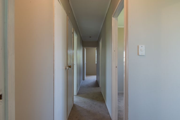 Photo of property in 20 Pukeroa Place, Papakura, 2110