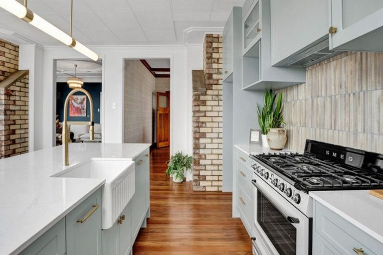 Photo of property in 19 Baring Terrace, Strandon, New Plymouth, 4312