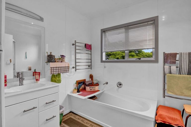 Photo of property in 159 Regan Street, Stratford, 4332