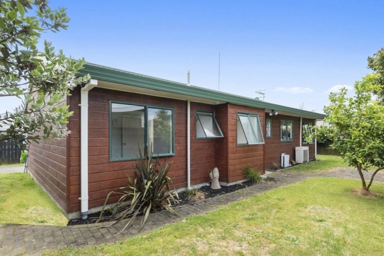 Photo of property in 2b Jasper Way, Papamoa Beach, Papamoa, 3118
