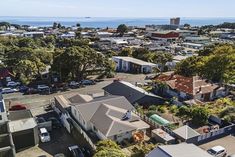 Photo of property in 219 Devon Street West, New Plymouth, 4310
