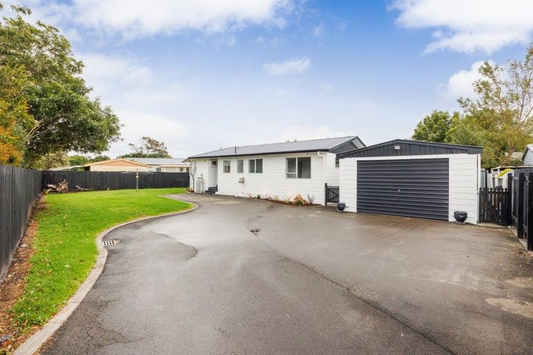 Photo of property in 12 Capri Place, Awapuni, Palmerston North, 4412
