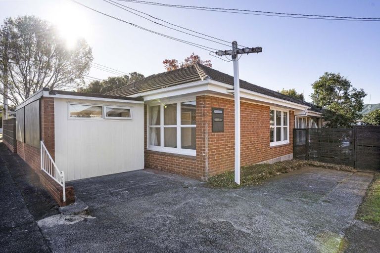Photo of property in 1/59 Tawa Road, One Tree Hill, Auckland, 1061