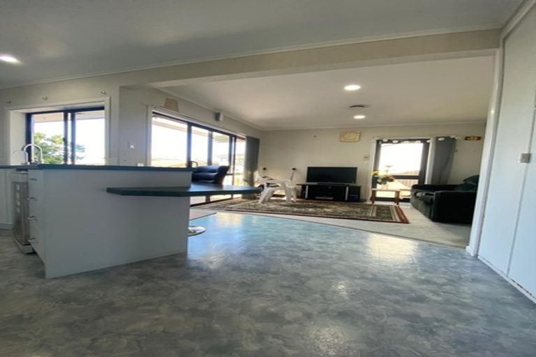 Photo of property in 4a Sorrel Crescent, Bucklands Beach, Auckland, 2012