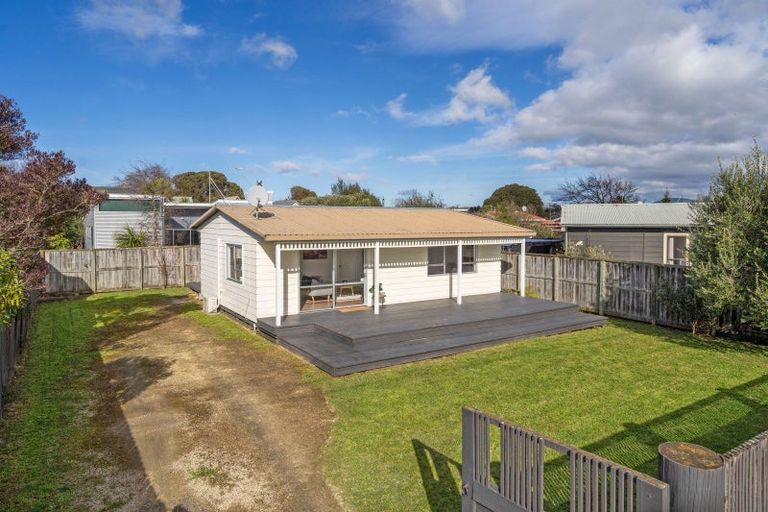 Photo of property in 81 Jellicoe Street, Martinborough, 5711