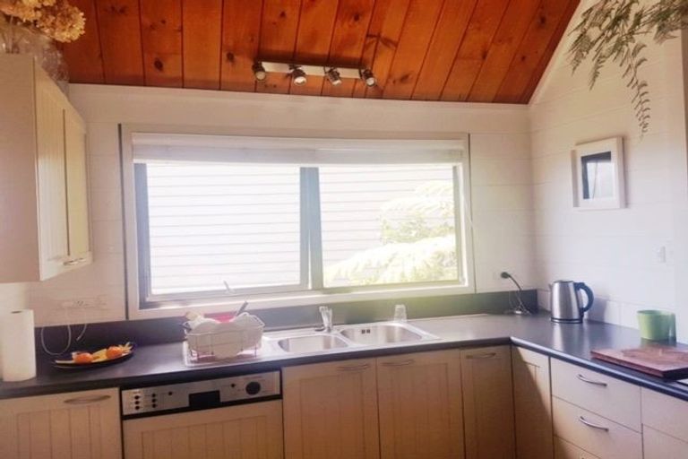 Photo of property in 1/14 Garadice Road, Rothesay Bay, Auckland, 0630