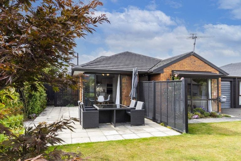 Photo of property in 2/22 Leander Street, Northcote, Christchurch, 8052