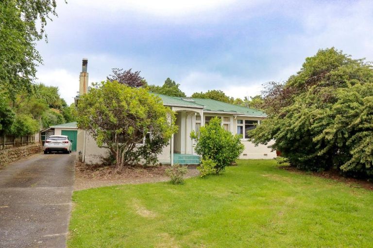 Photo of property in 12 Epsom Road, Hokowhitu, Palmerston North, 4410
